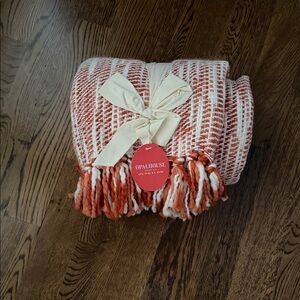 Opalhouse Jungalow Coral and Cream Textured Throw 50x 60